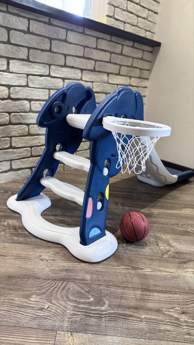 Гірка дитяча (стан нової)