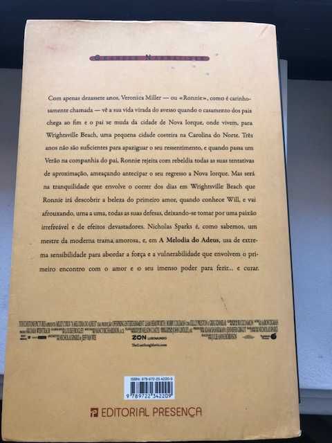 2 livros de Nicholas Sparks: "Juntos ao Luar" e "A Melodia do Adeus"