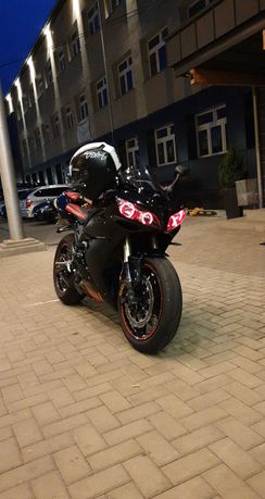 Yamaha R1  doinwestowana