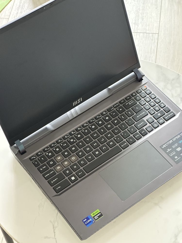 Laptop gamingowy MSI Vector GP68HX 13V
