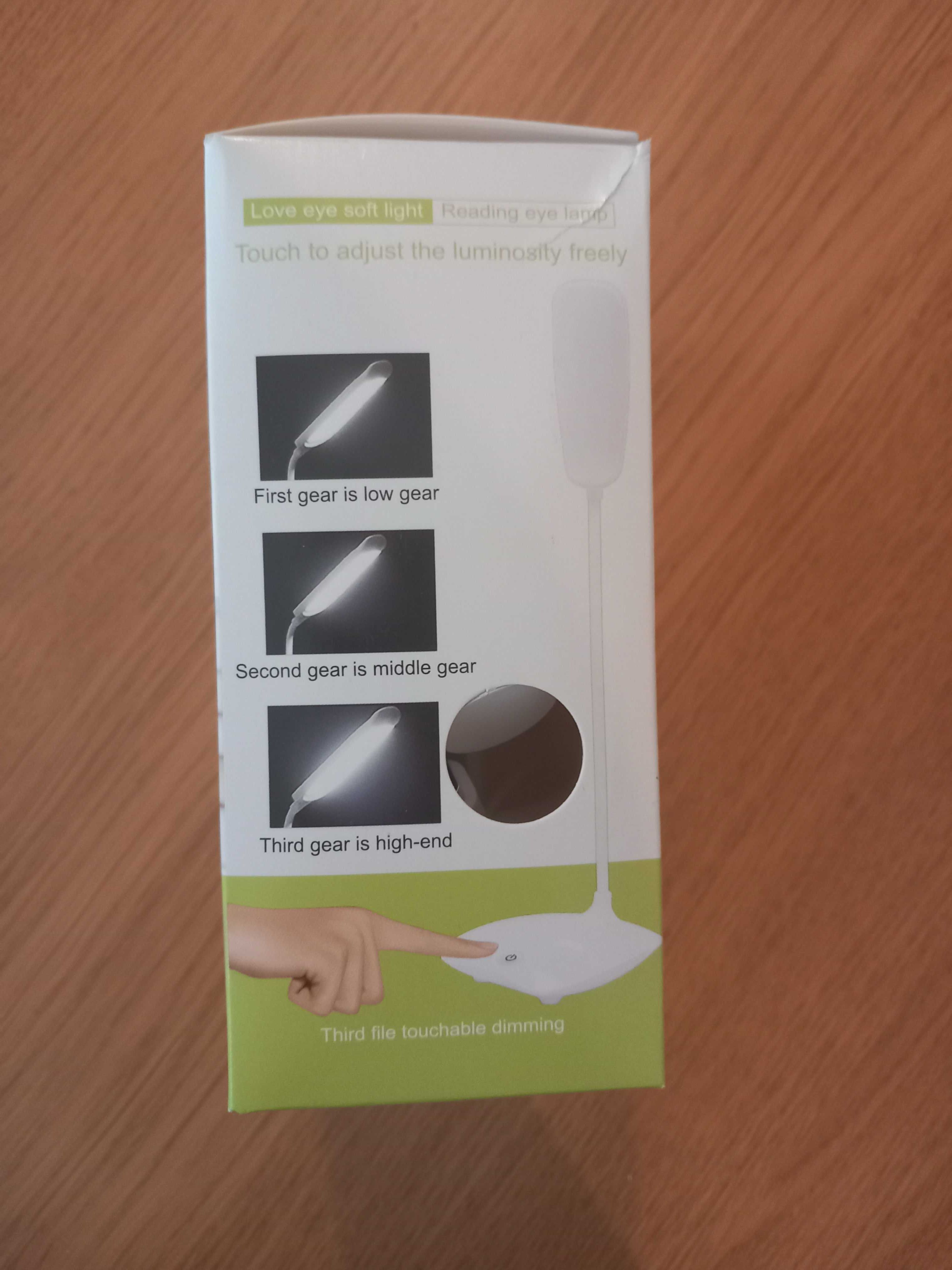 Regulowana lampka na biurko