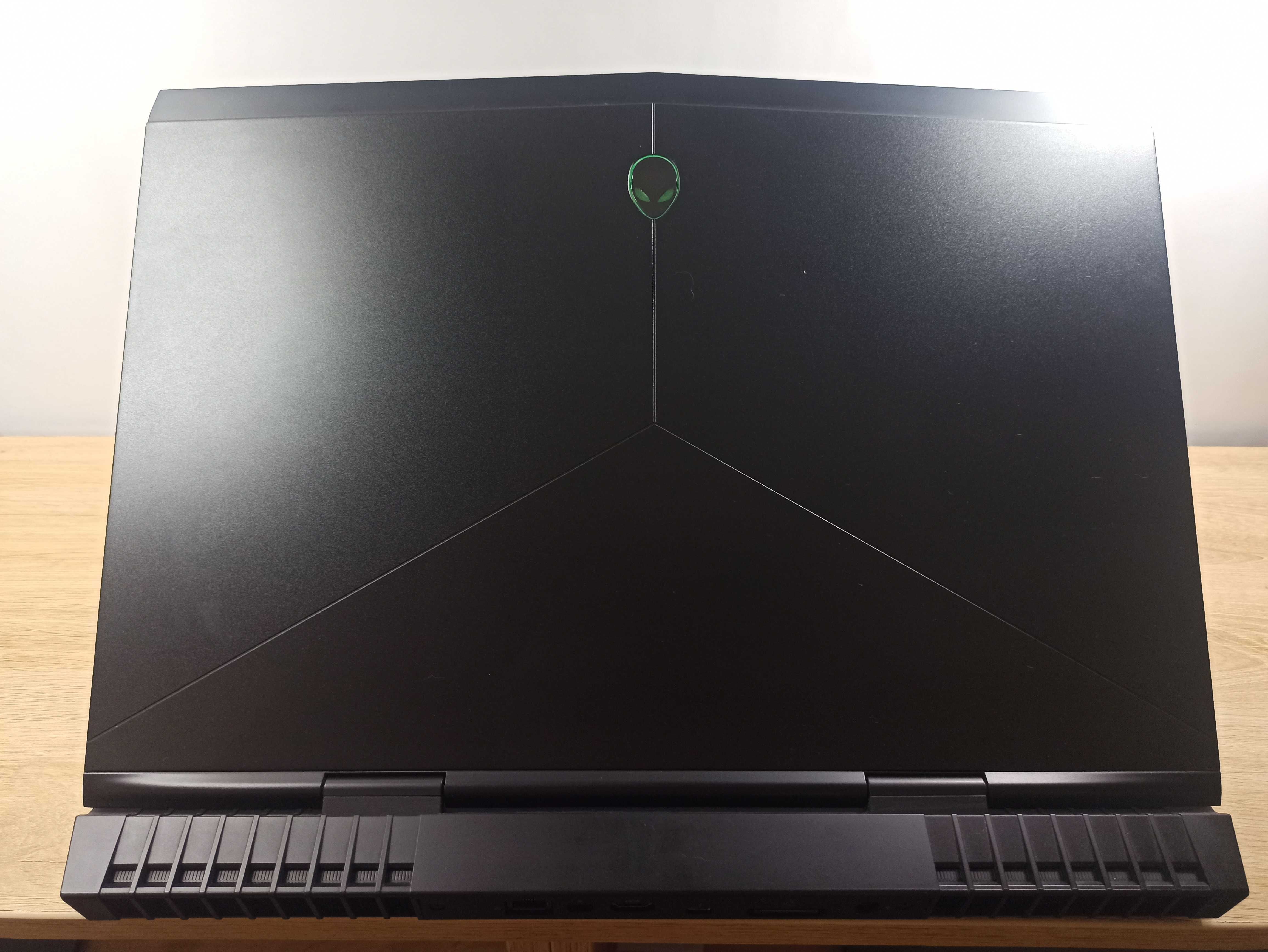 Ігровий Alienware 17 R5 IPS/8750H/GTX 1070/16Gb/Nvme512Gb краща ціна
