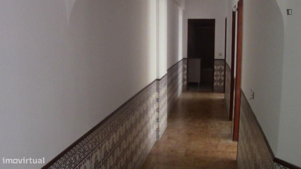 Quarto - localizado em Amadora Lisbon