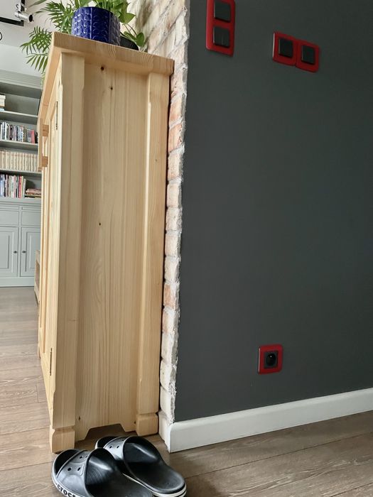 Wyjątkowy mebel. Ręczna praca. Szafka. Półki. Drewno.