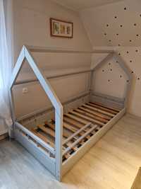 Łóżko dziecięce typu domek z barierką 90cm x 200cm