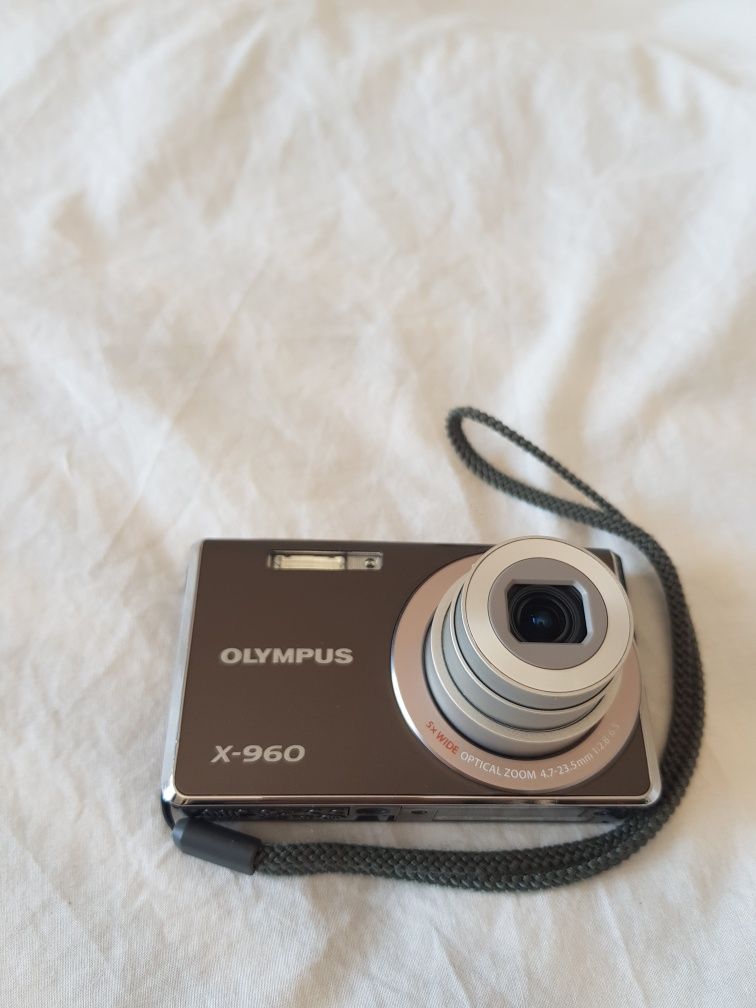 Câmera OLYMPUS X-960
