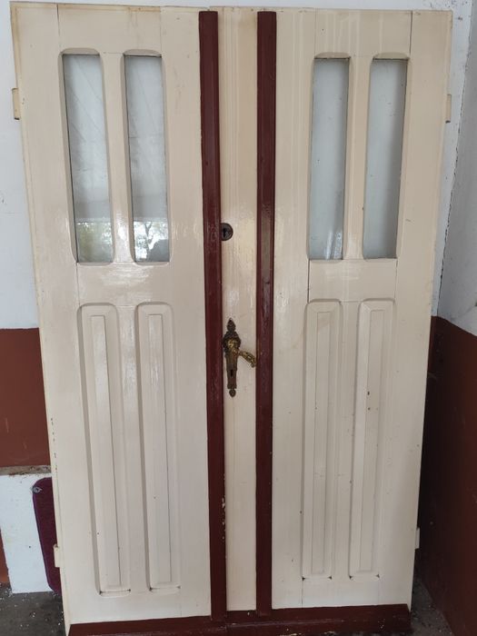 Stare drzwi dwuskrzydłowe