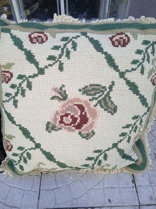 Conjunto de 2 tapetes e almofada de Arraiolos