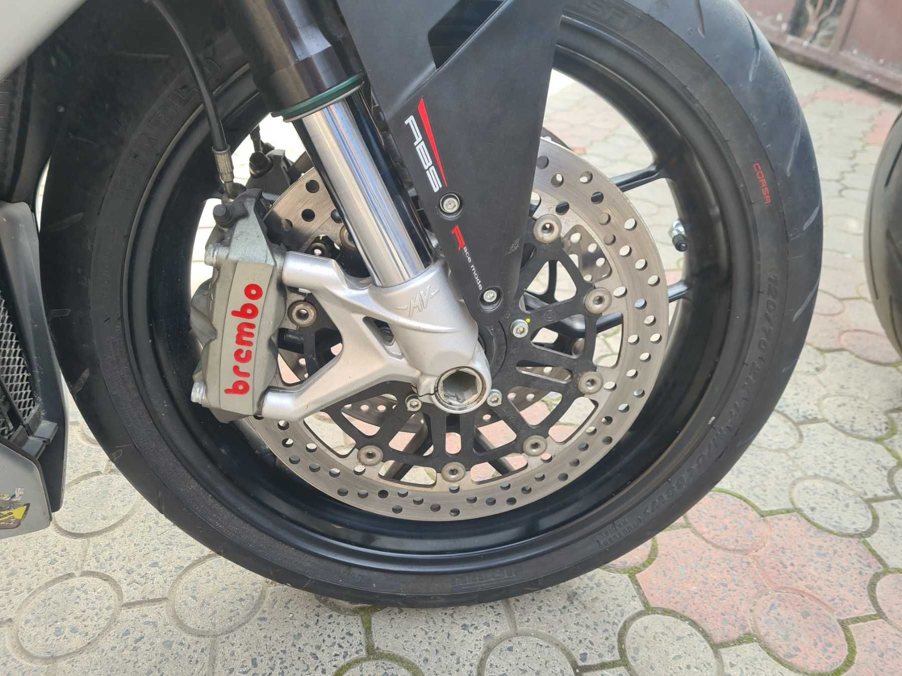 Ducati hypermotard 1100