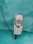 Kultowa Nokia 3330 z ładowarką.