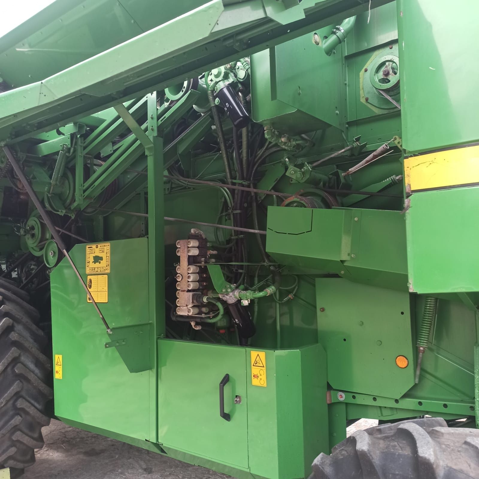 Sprzedam kombajn john deere 2058 stan bardzo dobry