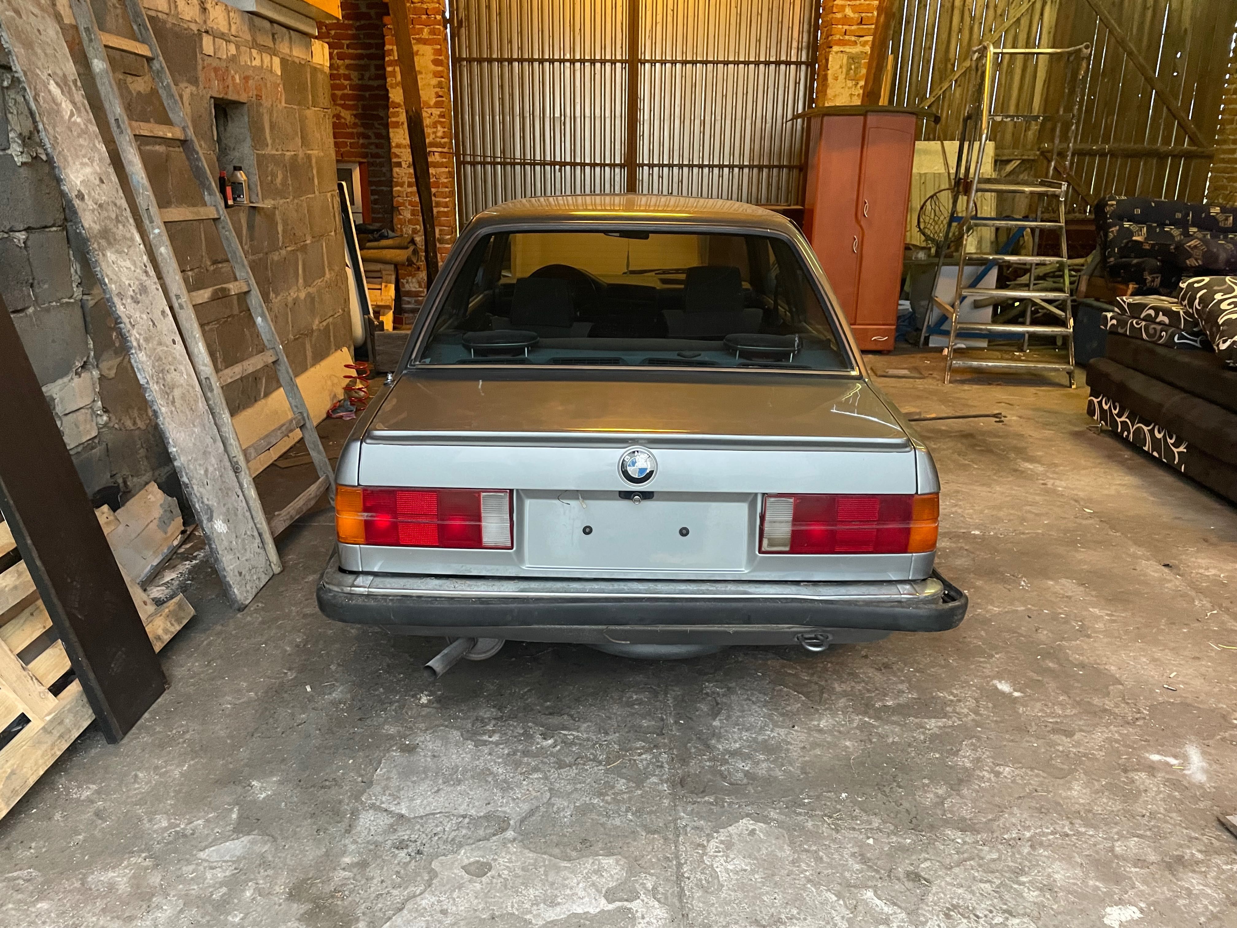 Bmw serii 3 E30 Coupe wąska lampa