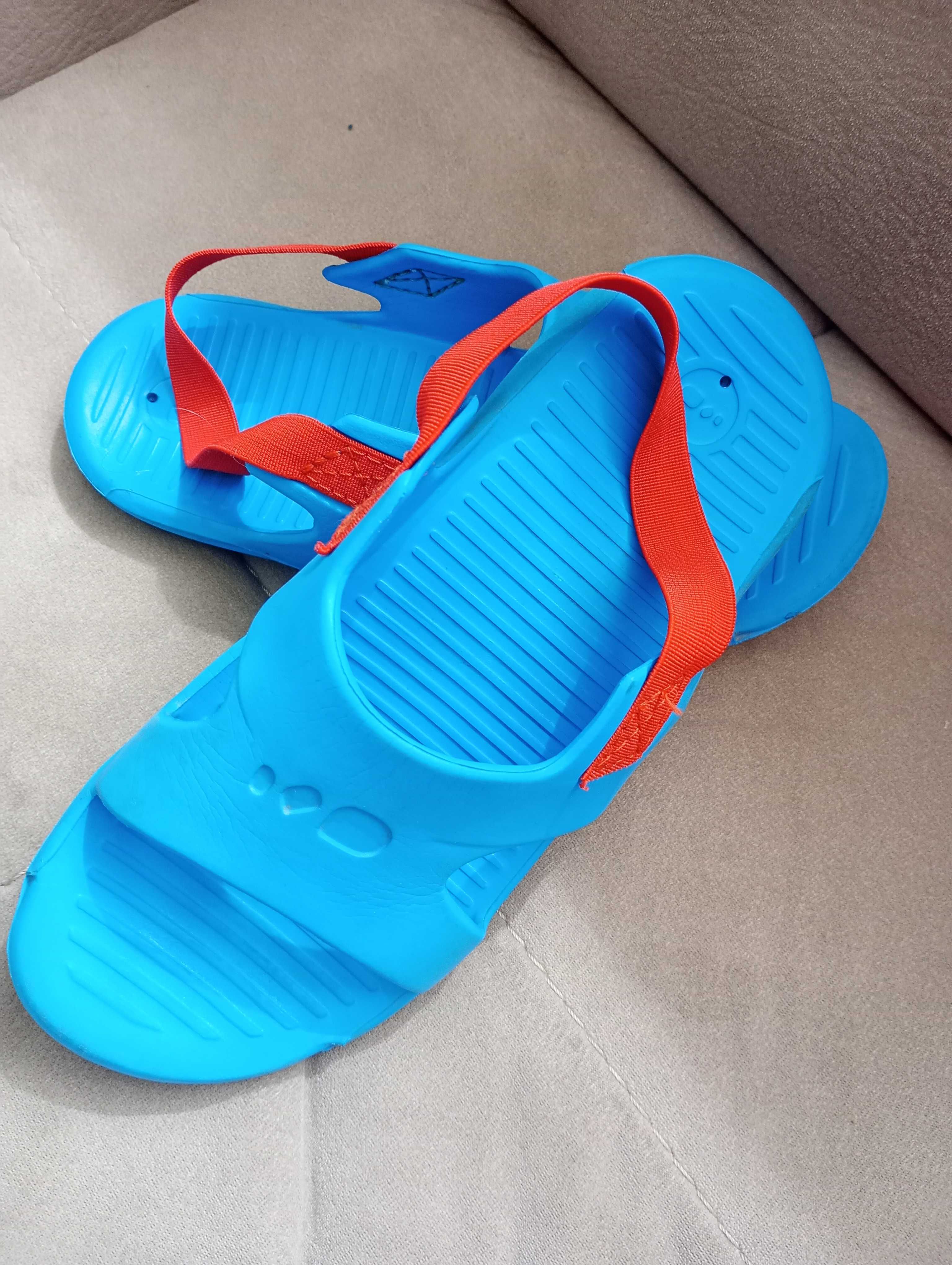 Sandałki basenowe Decathlon