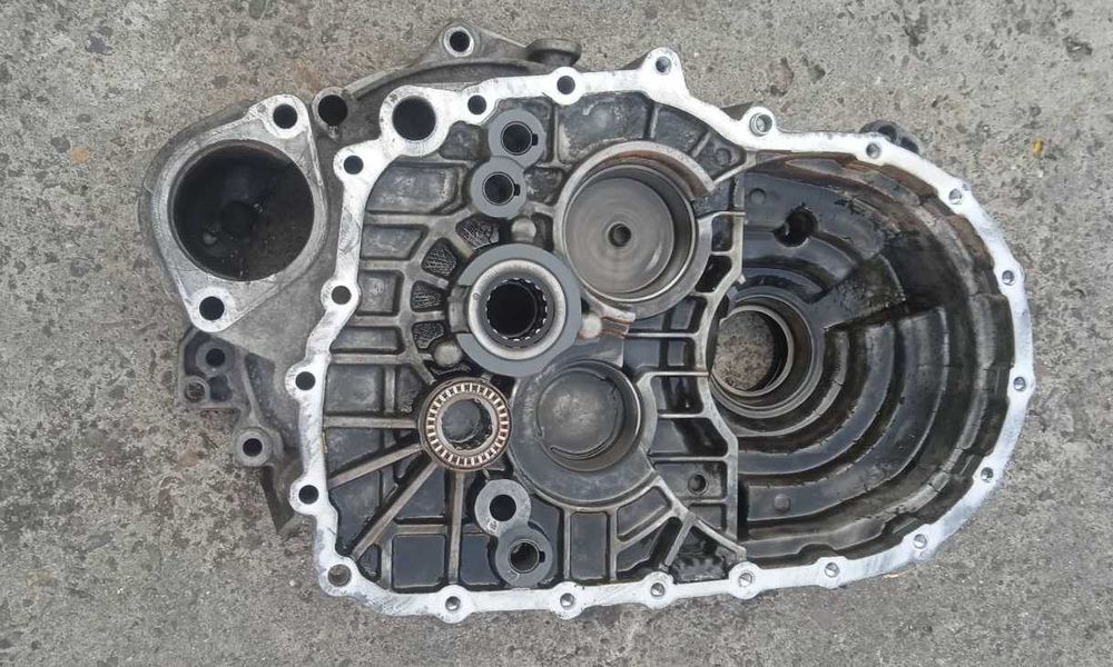 Корпус Картер Сцепления Крышка КПП VW Audi Skoda Seat