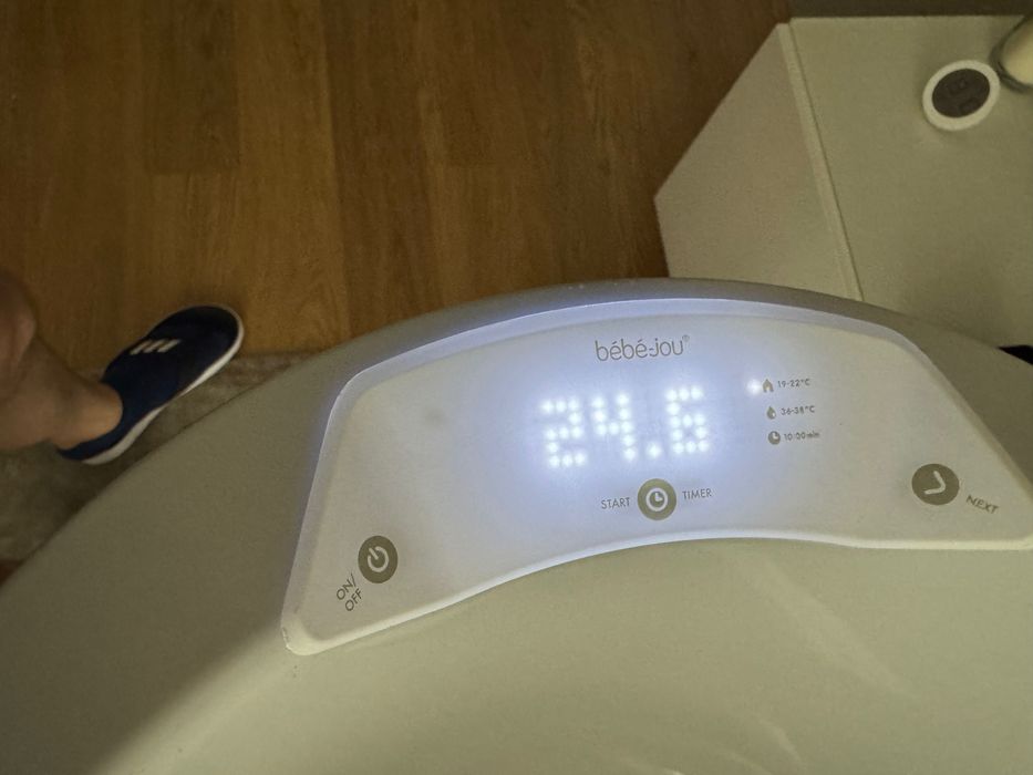 Bebe-jou Stojak i wanienka z czujnikiem temp wody, otoczenia i timerem