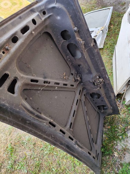 Запчастини Mercedes 190