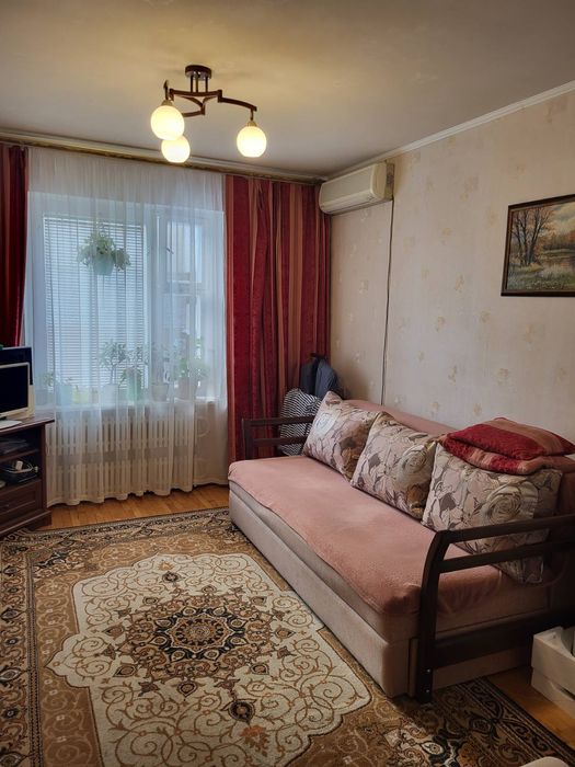 Продается 3 ком. квартира р-н ост. кинотеатра "Космос", 4/9