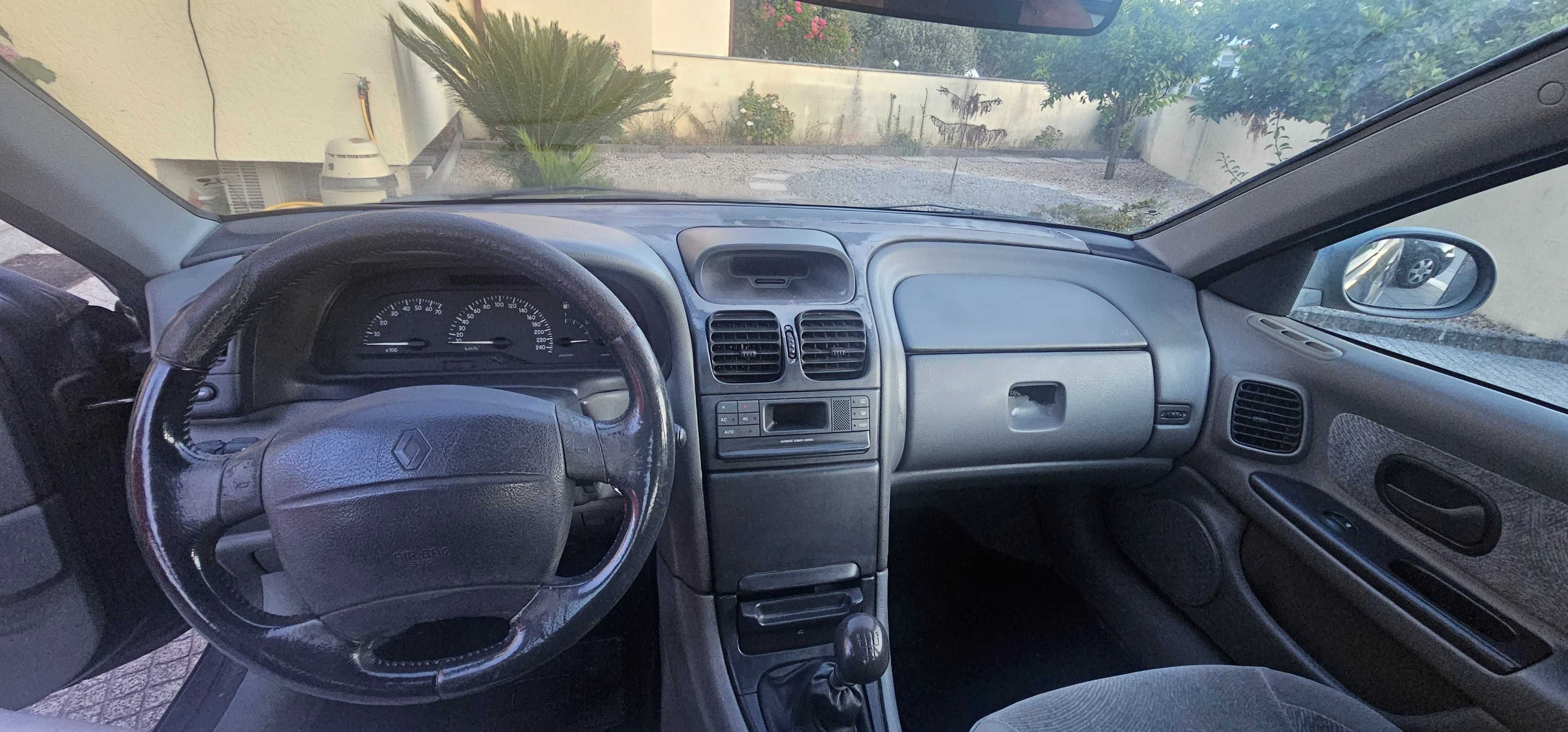 Renault Laguna 1.6 16V