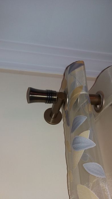 Cortinados bonitos , em bom estado