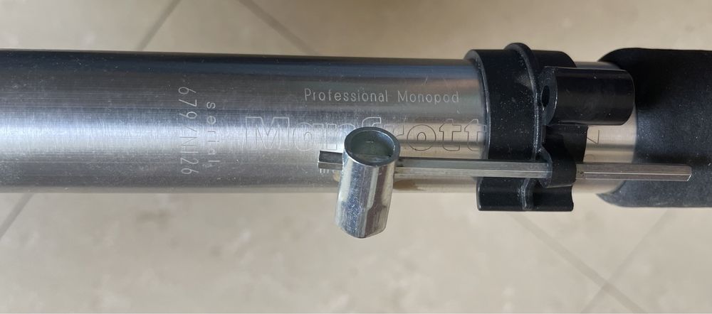 Monopod Manfrotto z głowicą