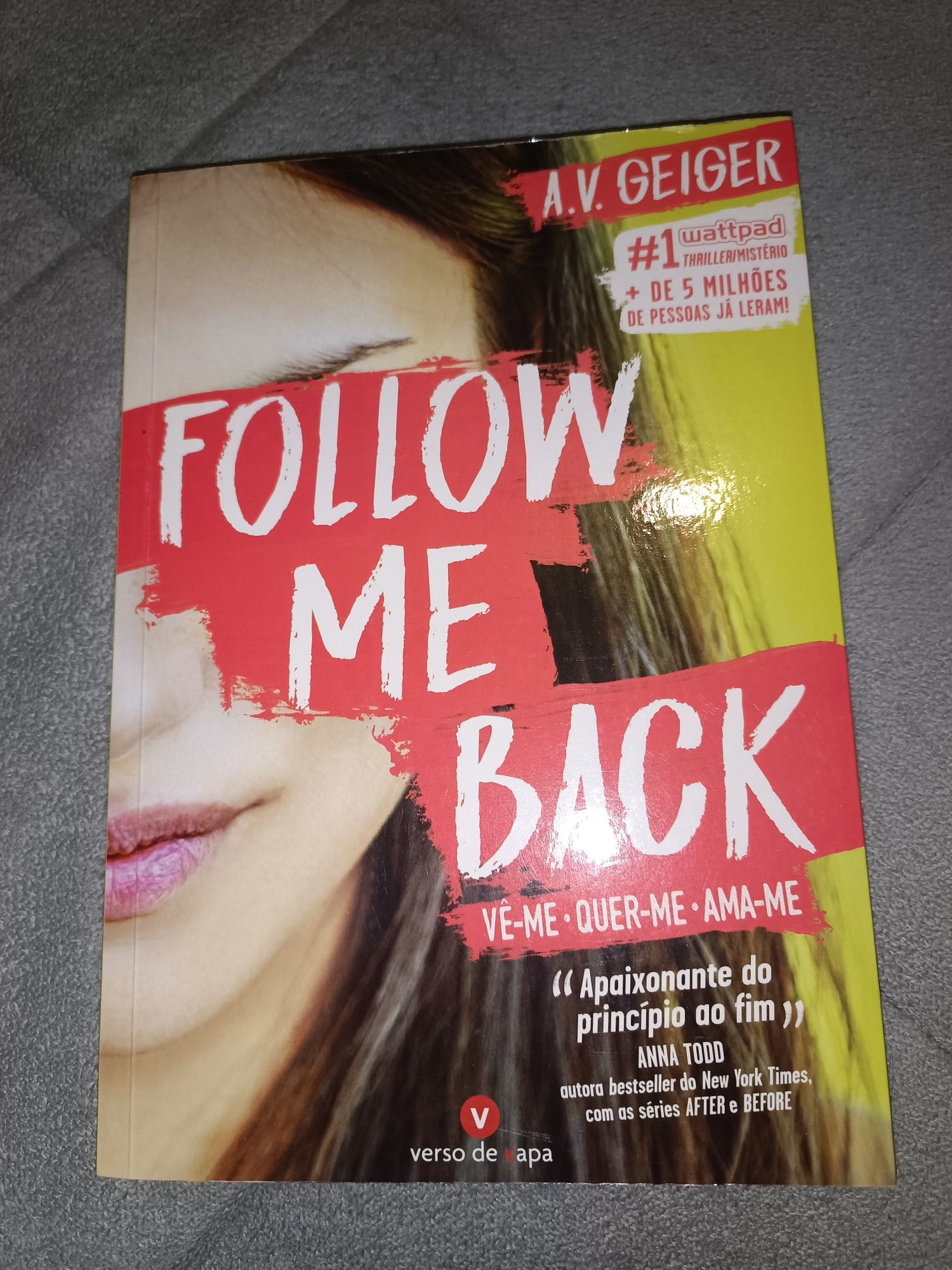 Livro - Follow Me Back
