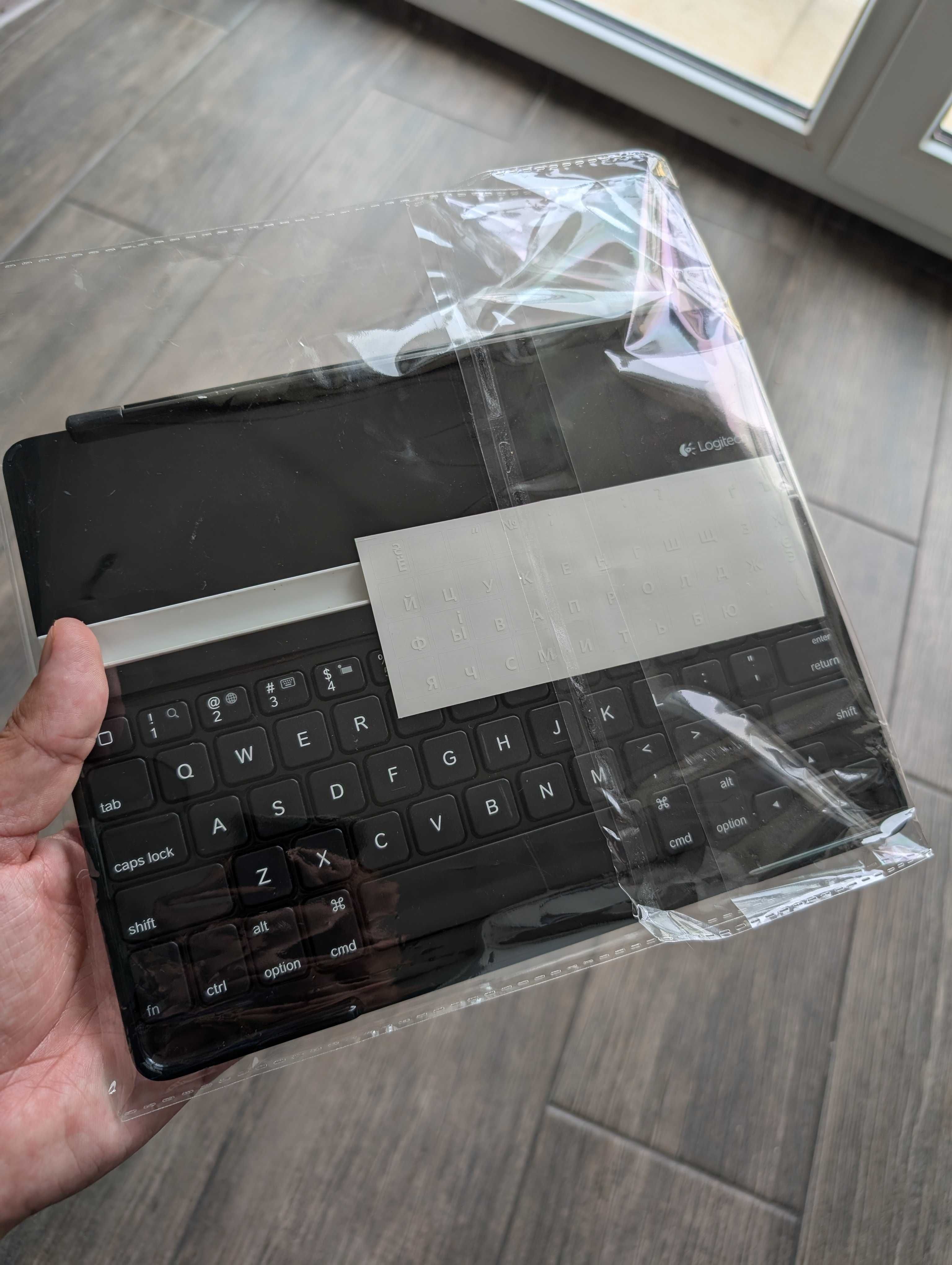 Bluetooth клавіатура Logitech Ultrathin Keyboard для  iPad 2 і  iPad 3