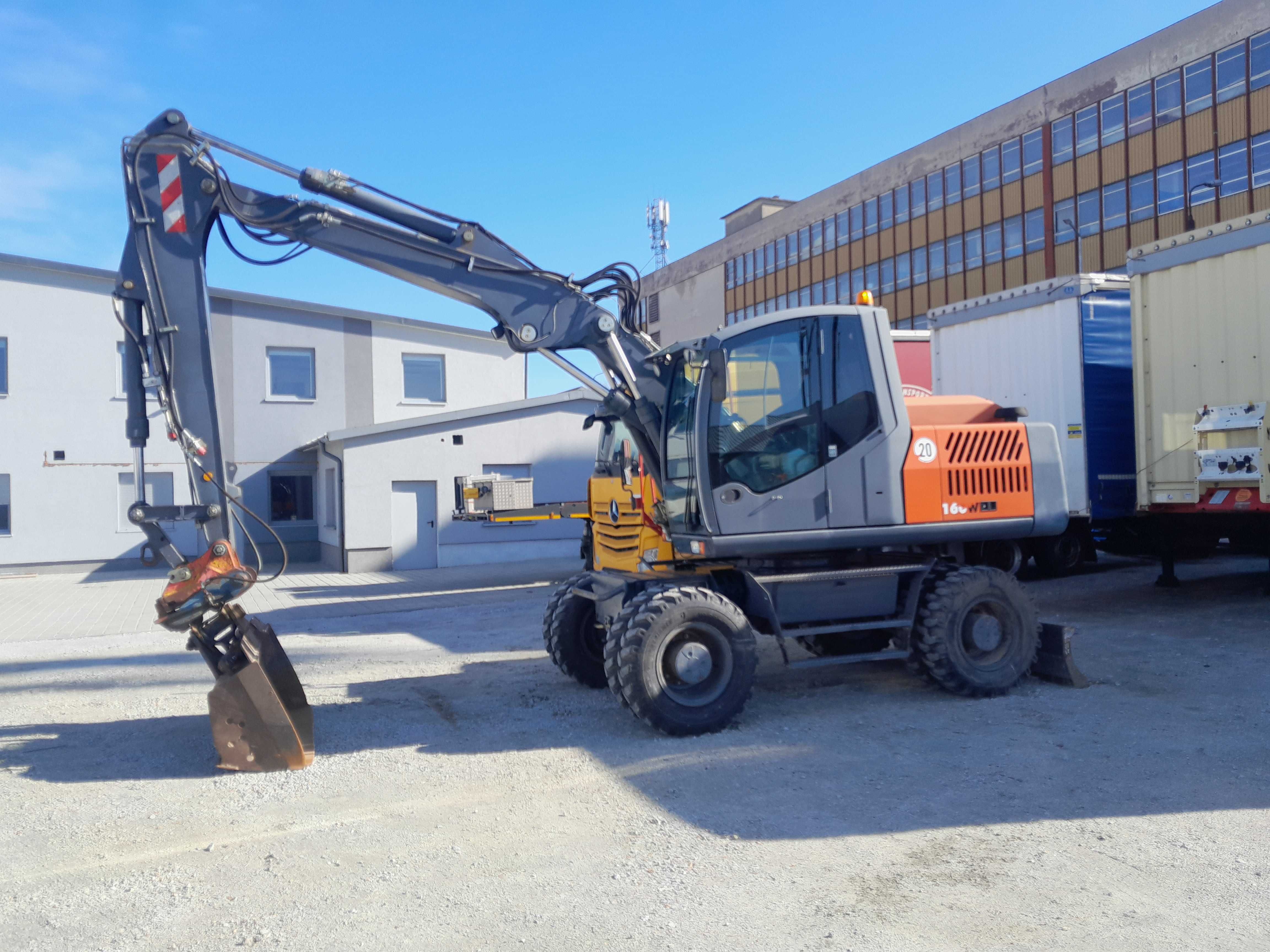wynajem koparka obrotowa 18ton. usługi
