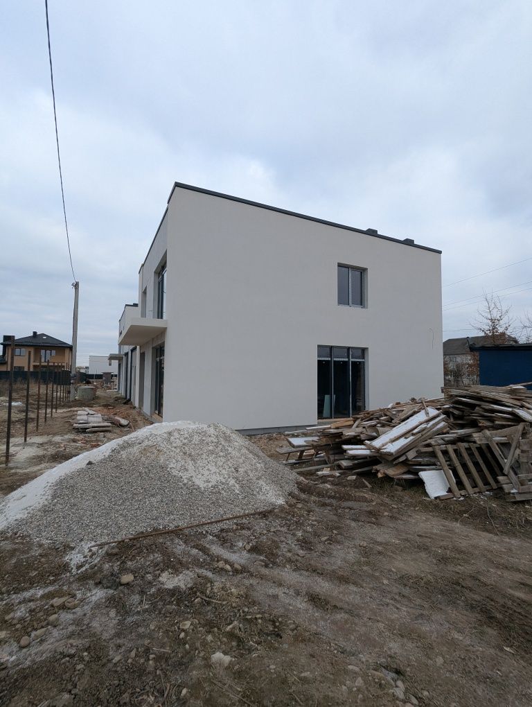 Продаж приватного будинку в Крихівцях