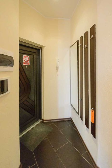 Подобово 1 к з балконом, Майдан Незалежності, центр