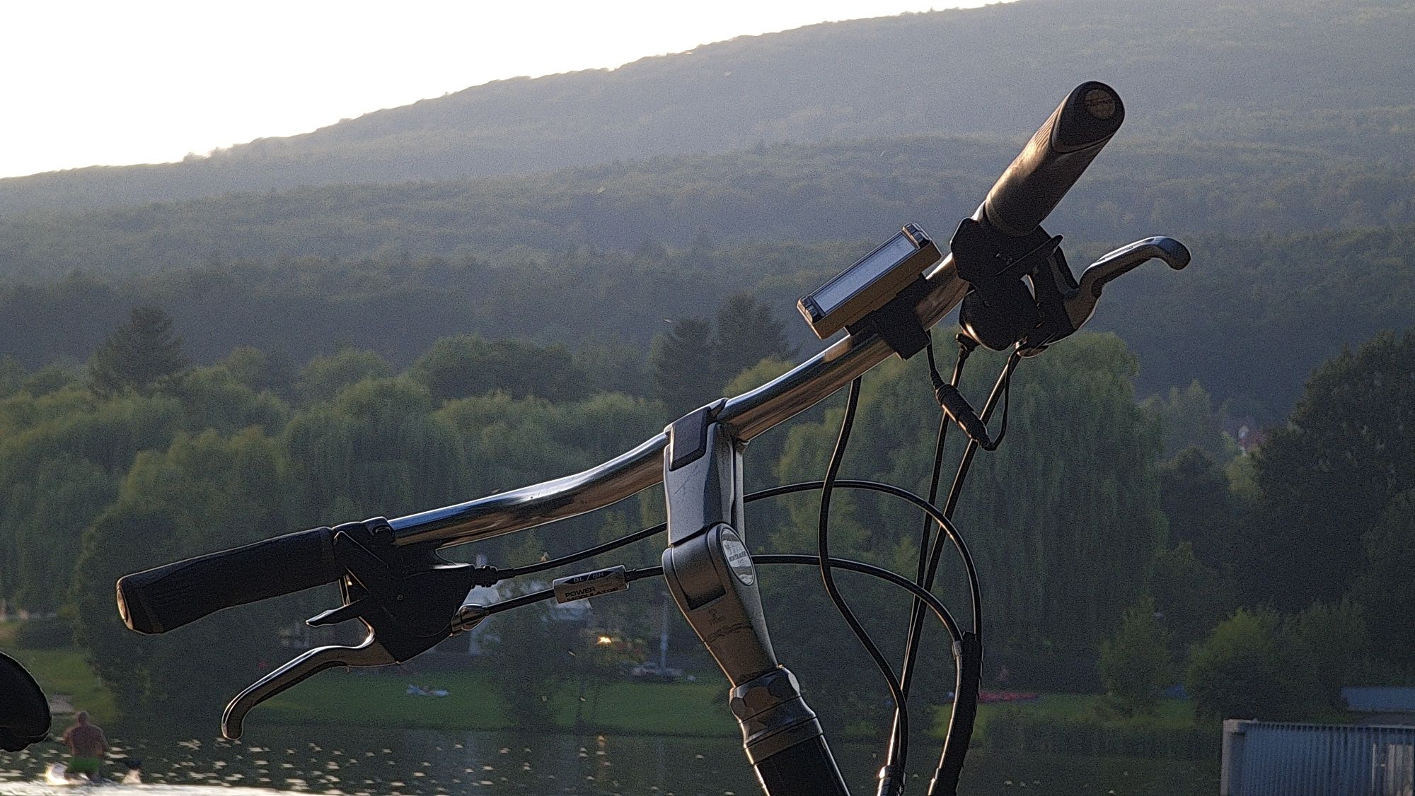 Rower elektryczny Trek Navigator T500+