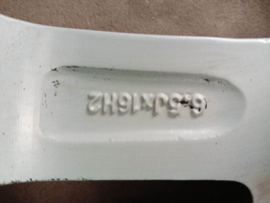 SPRZEDAM koła na felgach aluminiowych