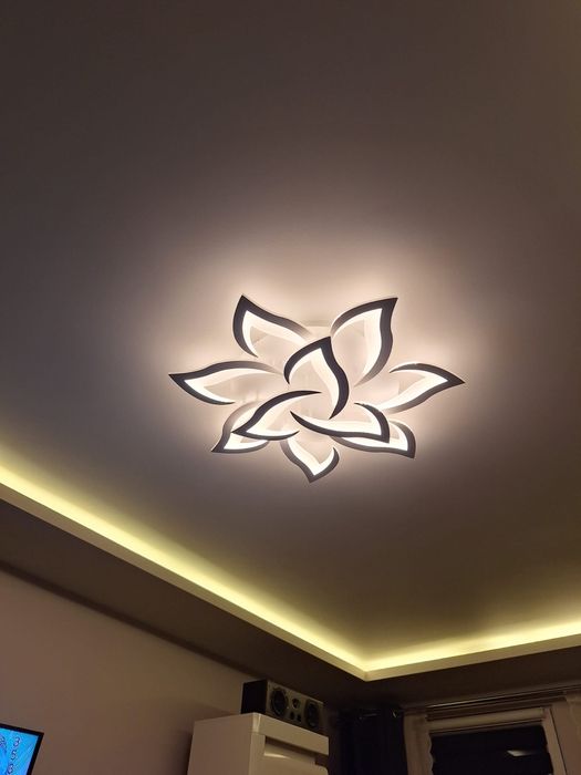 Lampa led Lotos z pilotem