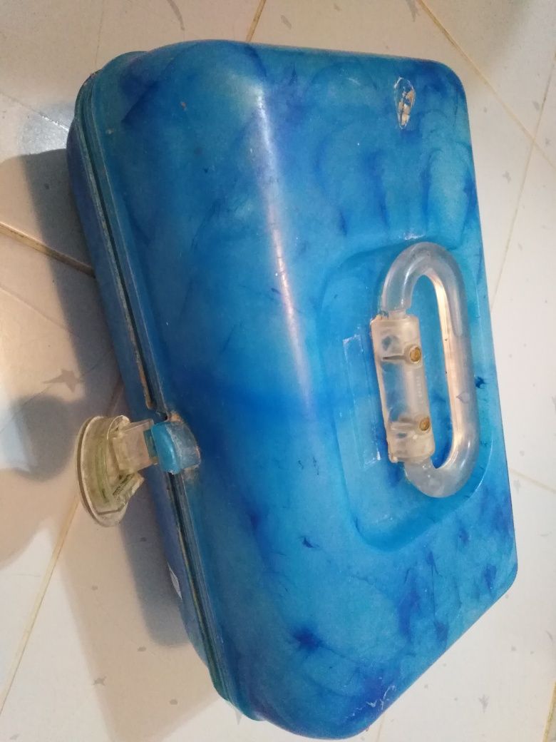 Kuferek plastikowy duży na kosmetyki