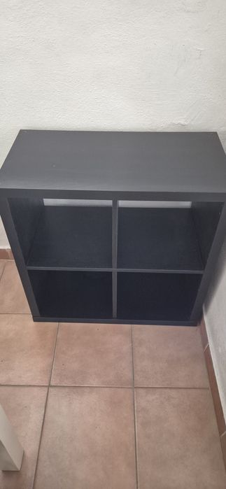 Estante Kallax preta 77x77cm nova