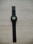 Casio F-91W lub zbliżony