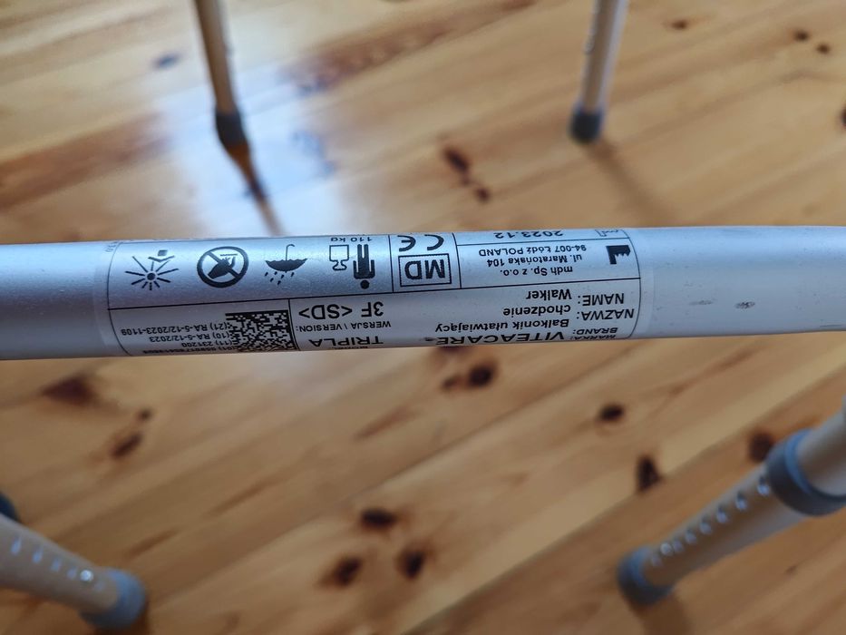 Balkonik ułatwiający chodzenie Tripla VITEA CARE, chodzik