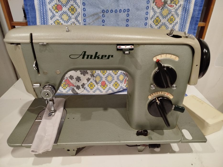 Máquina de costura, ler descrição