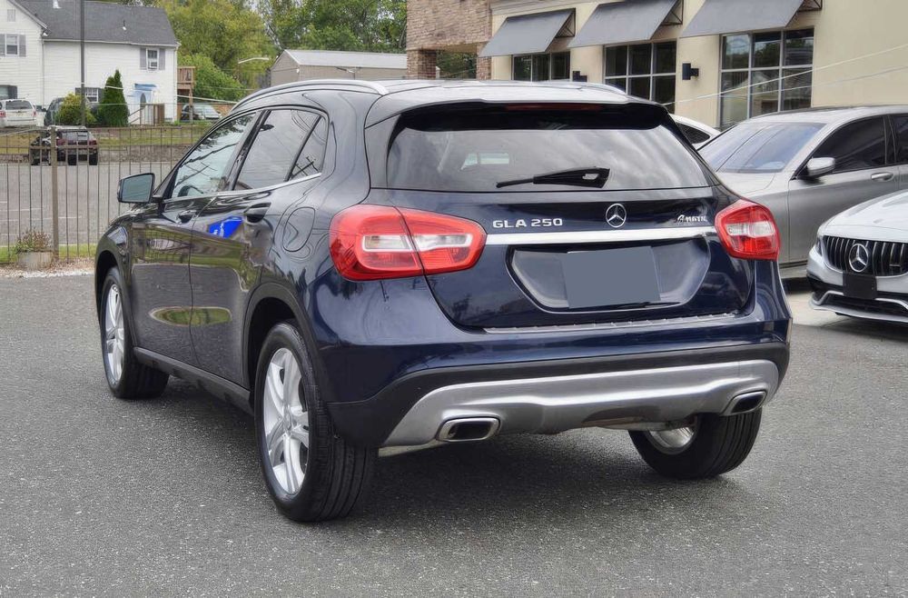 Mercedes-Benz GLA 250 4MATIC      2017