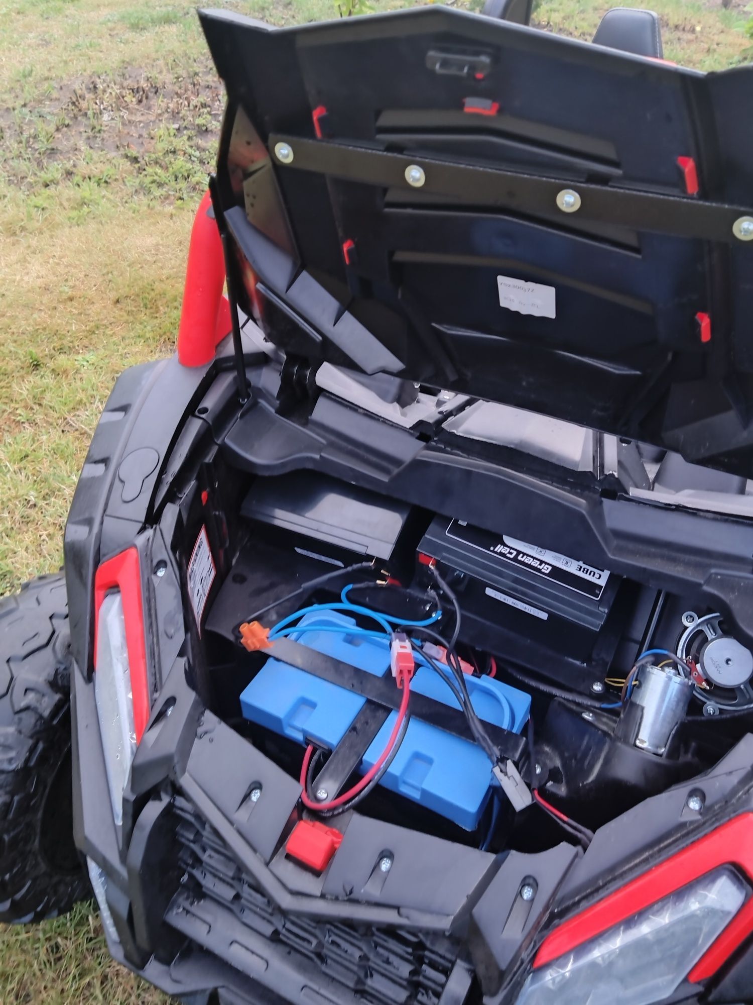 Auto  autko  samochód na akumulator Mega Buggy ATV Racing 2000W 2 osob