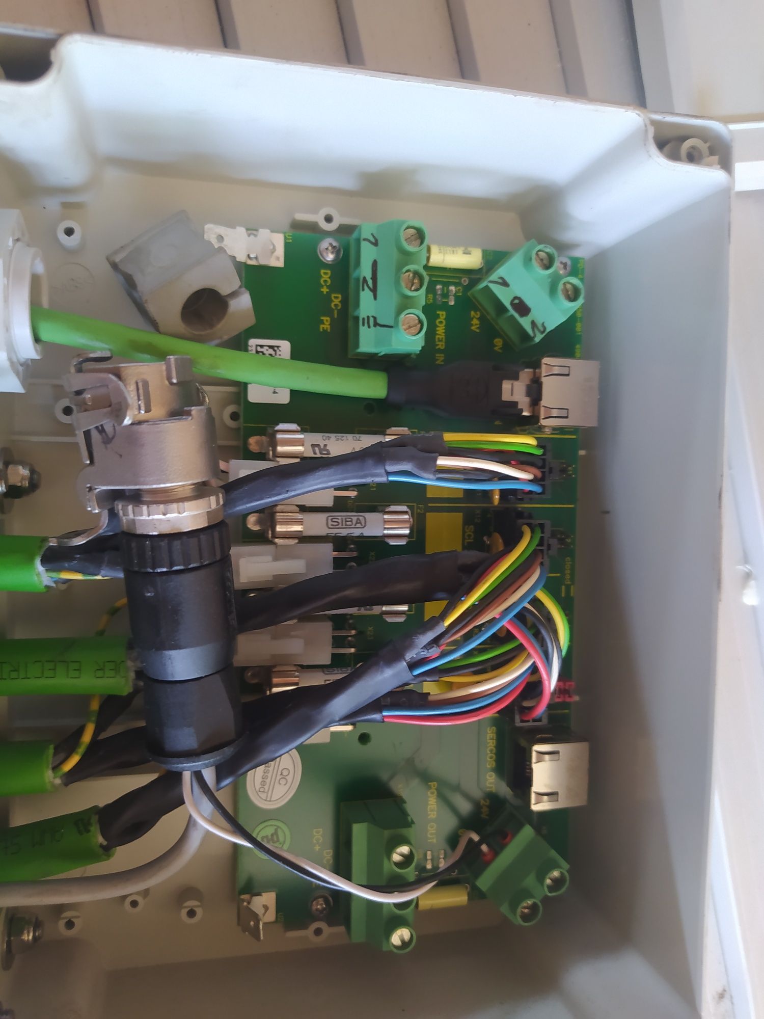Servo AC Schneider 3sztuki skrzynka połaczniowa