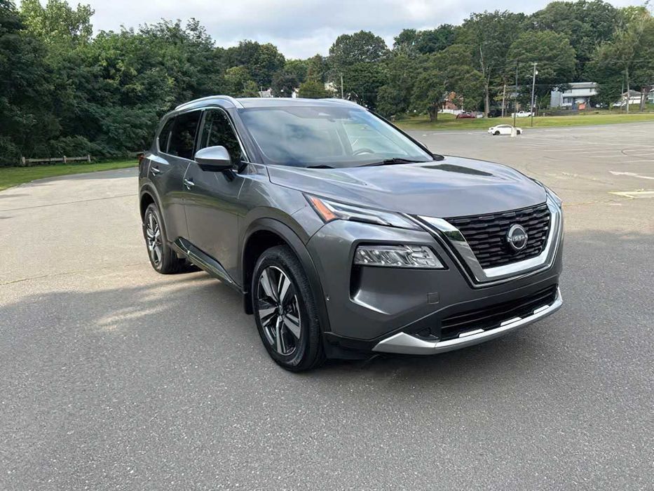 Nissan Rogue Platinum      2023