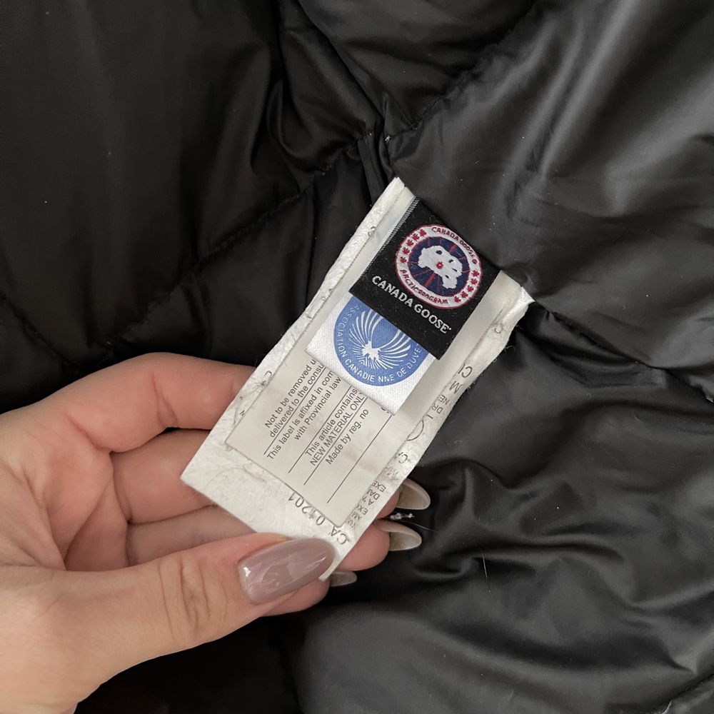 Зимова куртка жіноча CANADA GOOSE