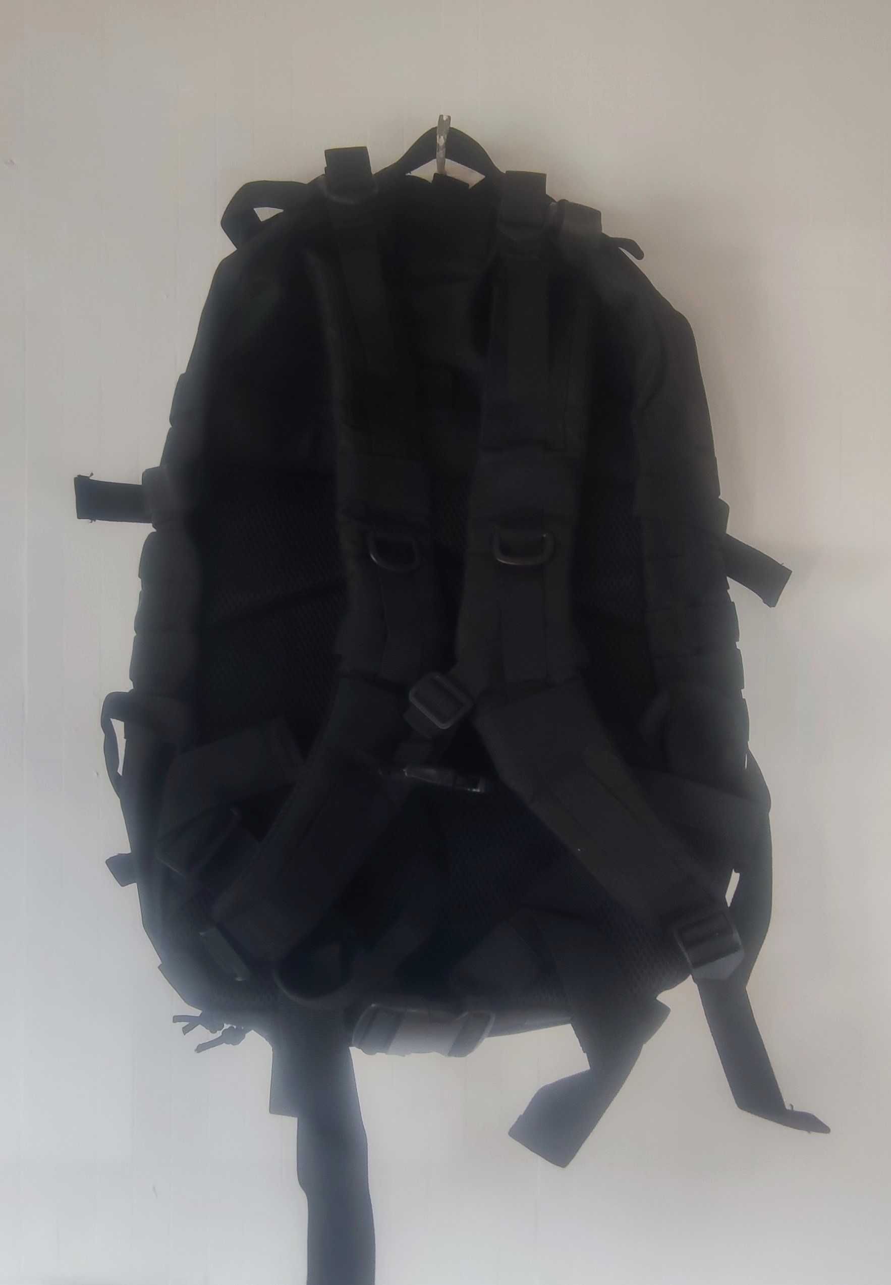 Mochila táctica militar estilo Miltec - 50 Litros - Preta