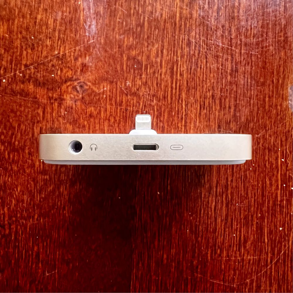 Apple iPhone Lightning Dock/ Stand stan bardzo dobry