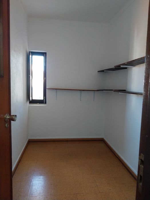 Arrenda-se Espaçoso Apartamento T3, Centro de Montemor-o-Novo