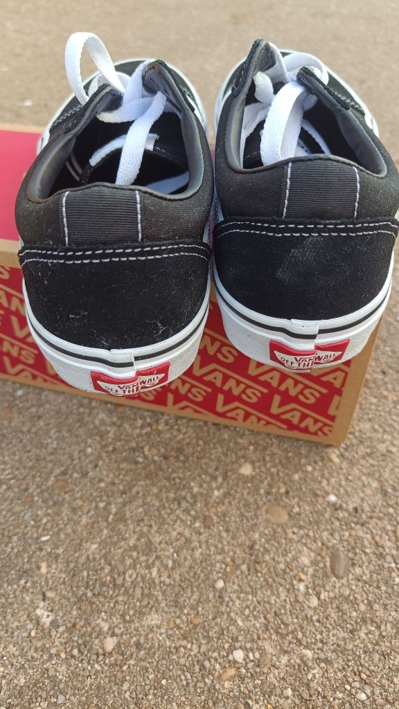 Sapatilhas Vans N 37 novas