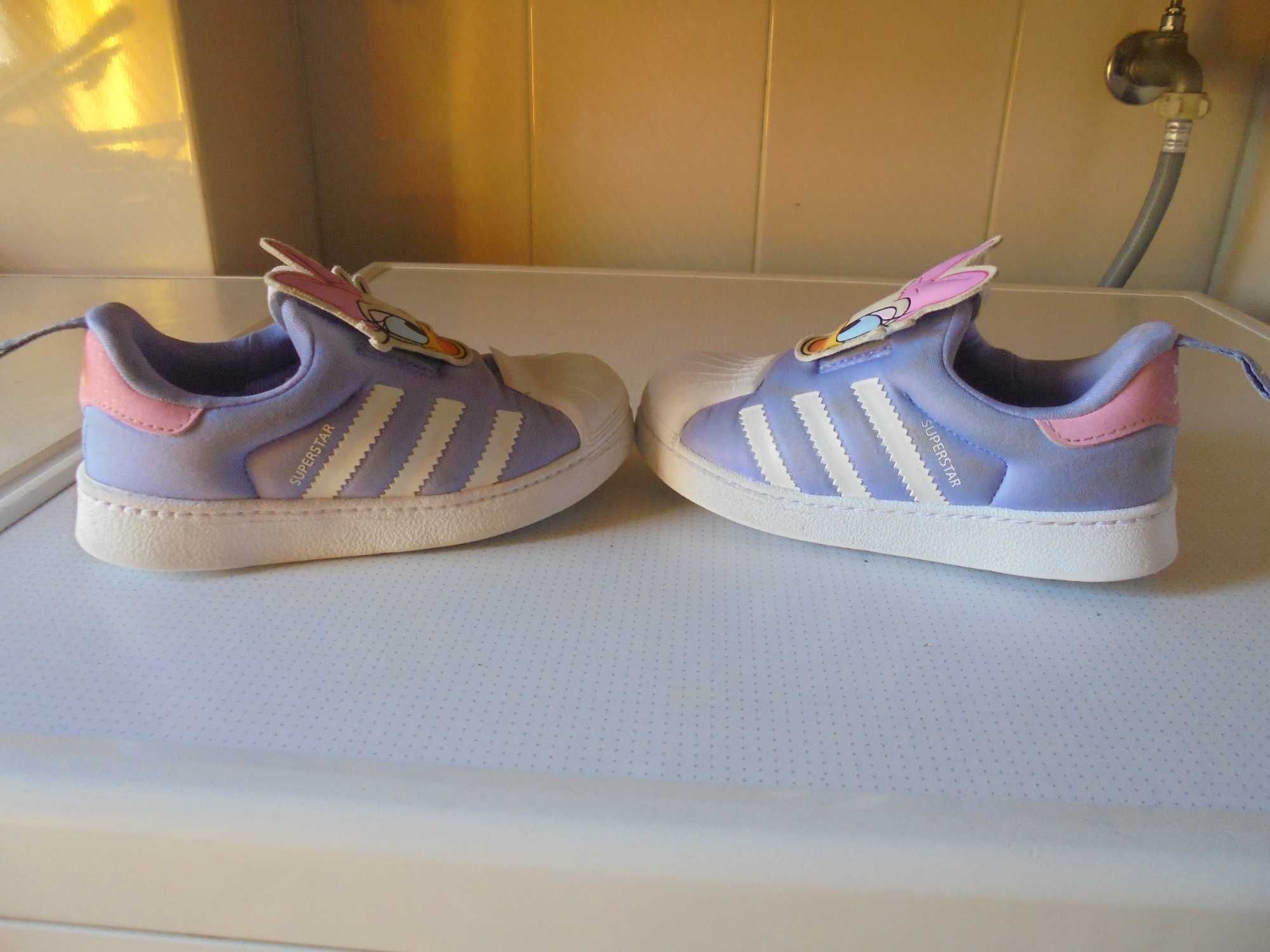 ténis de menina da marca adidas
