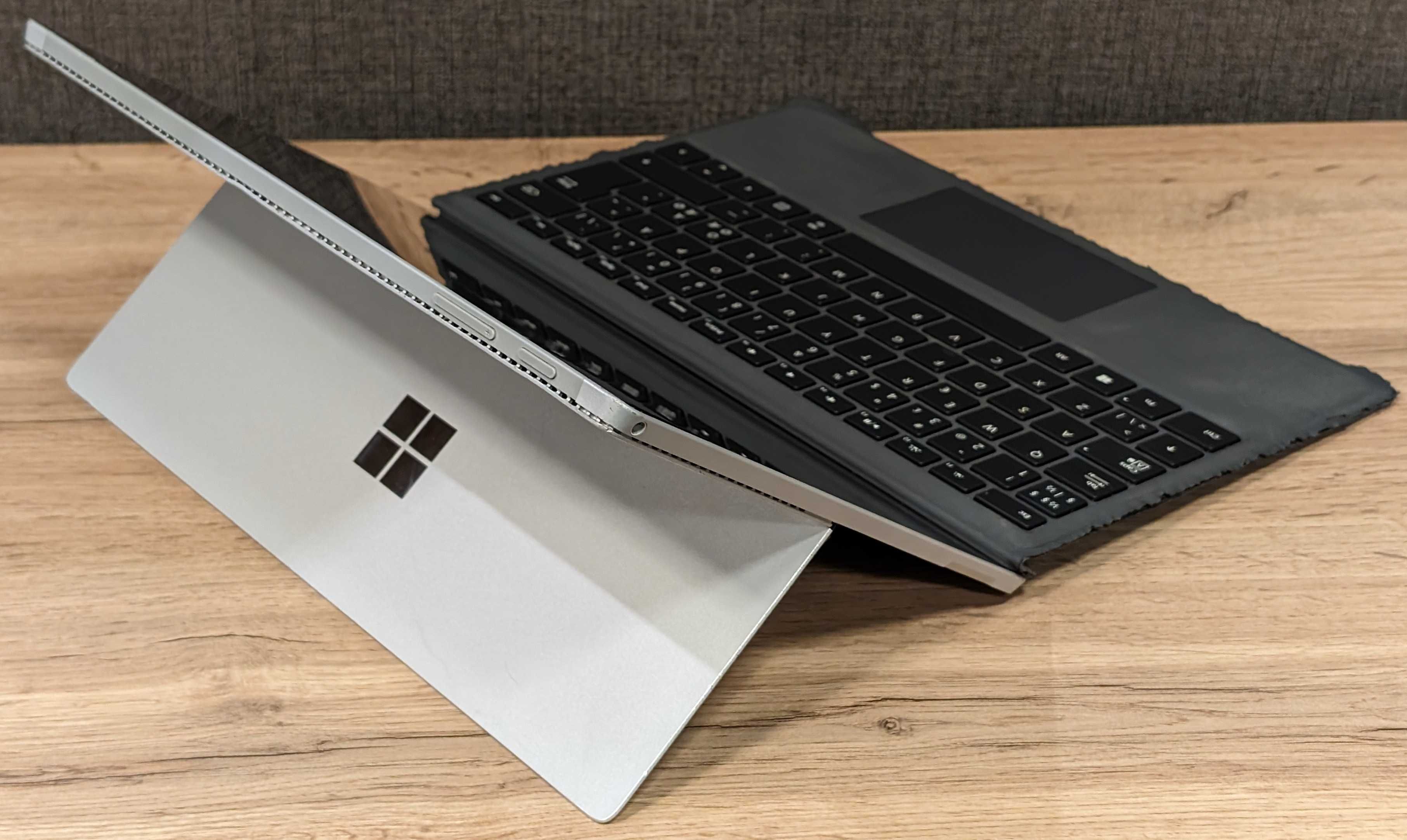 Tablet Microsoft Surface Pro 4 i5-6300u 8GB 256GB SSD WIN10