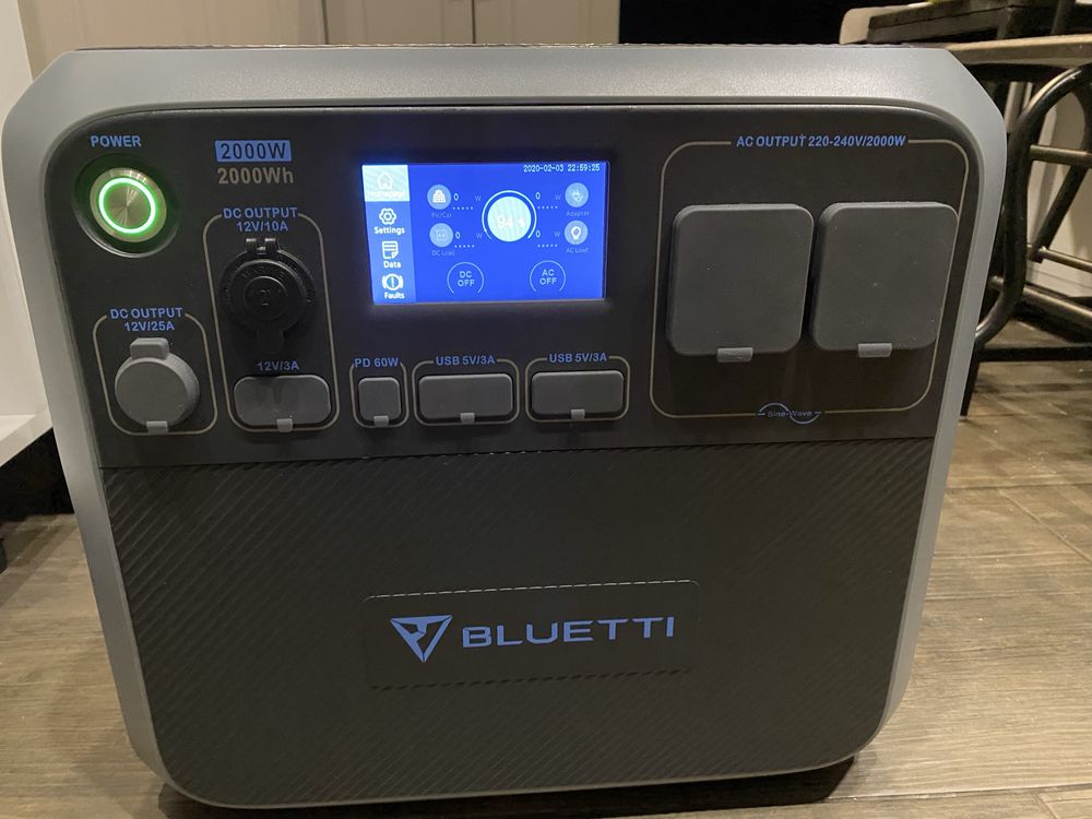 Портативная зарядная станция Blueetti AC200P