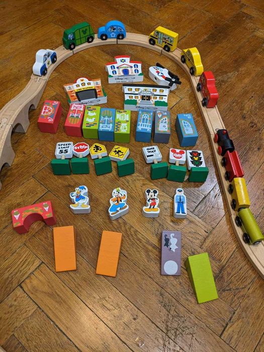 Дитяча дерев'яна залізниця Disney Ціна за весь лот